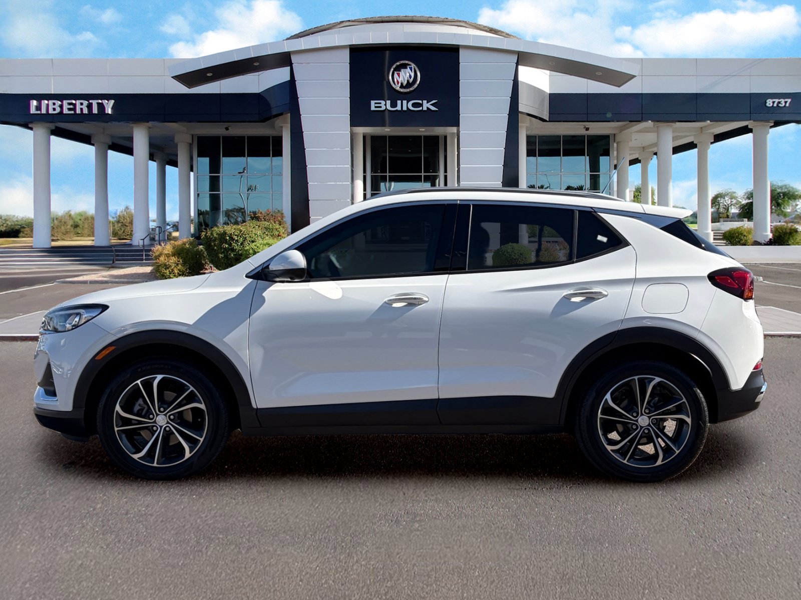 Used 2021 SUMMIT WHITE Buick Essence image 7
