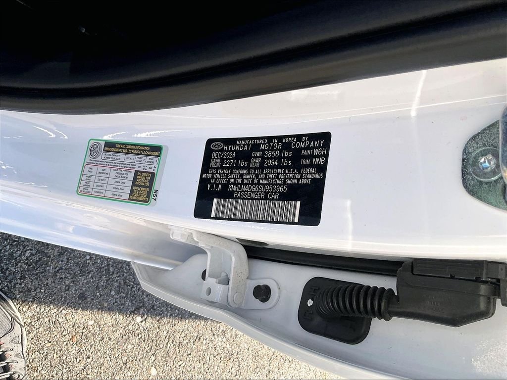 Used 2025 White Hyundai SEL Sport image 34