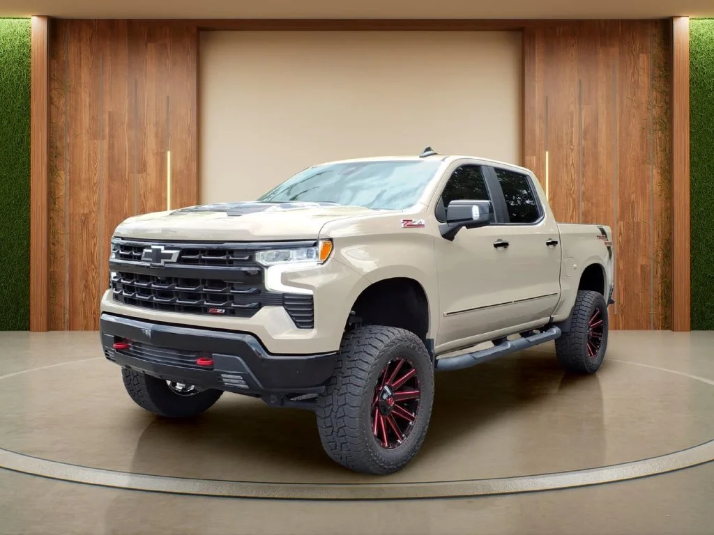 Used 2022 SAND DUNE METALLIC Chevrolet LT Trail Boss image 27
