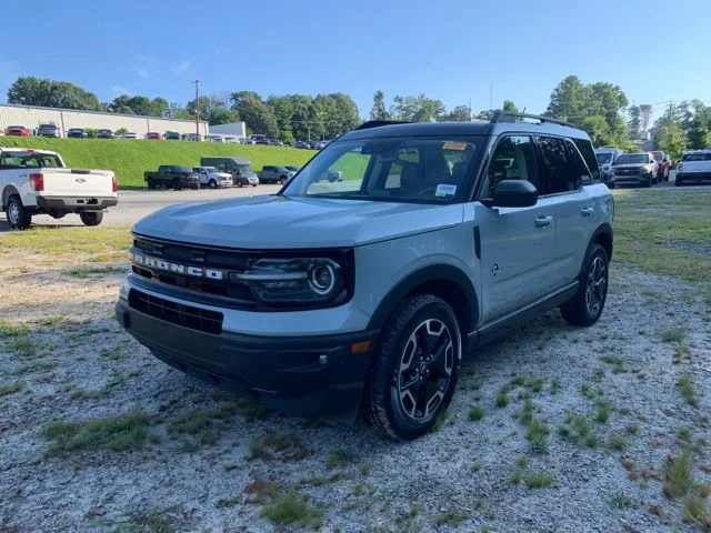 Used 2021 Green Ford Outer Banks image 4