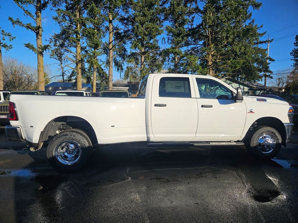 New 2026 Bright White Clear-Coat Exterior Paint RAM Tradesman image 8