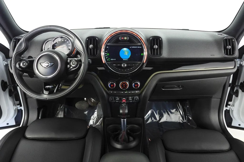Used 2019 White MINI  image 25