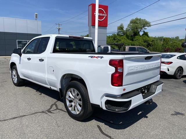 Used 2021 White Chevrolet Custom image 3