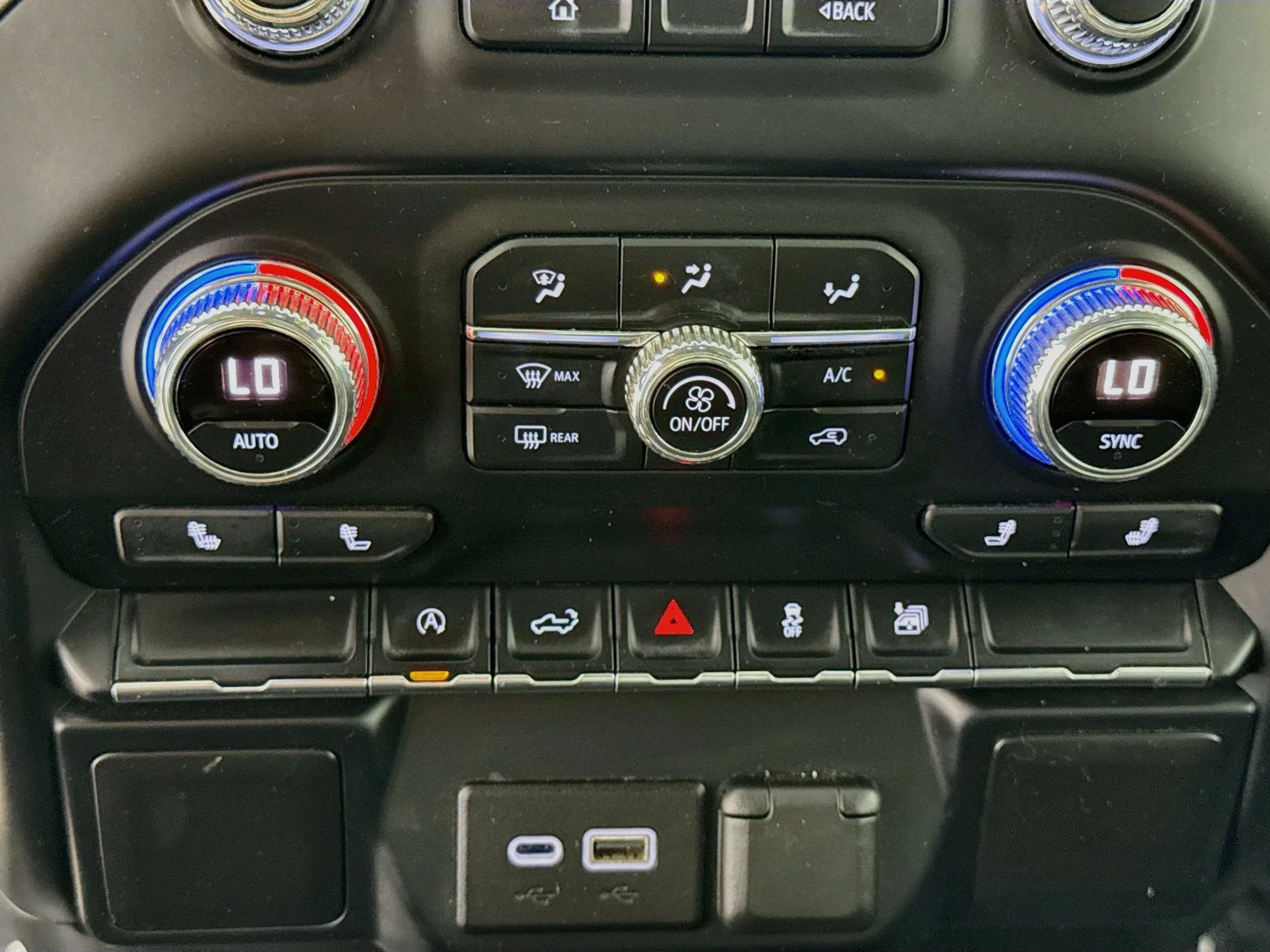 Used 2020 SUMMIT WHITE GMC SLE image 16