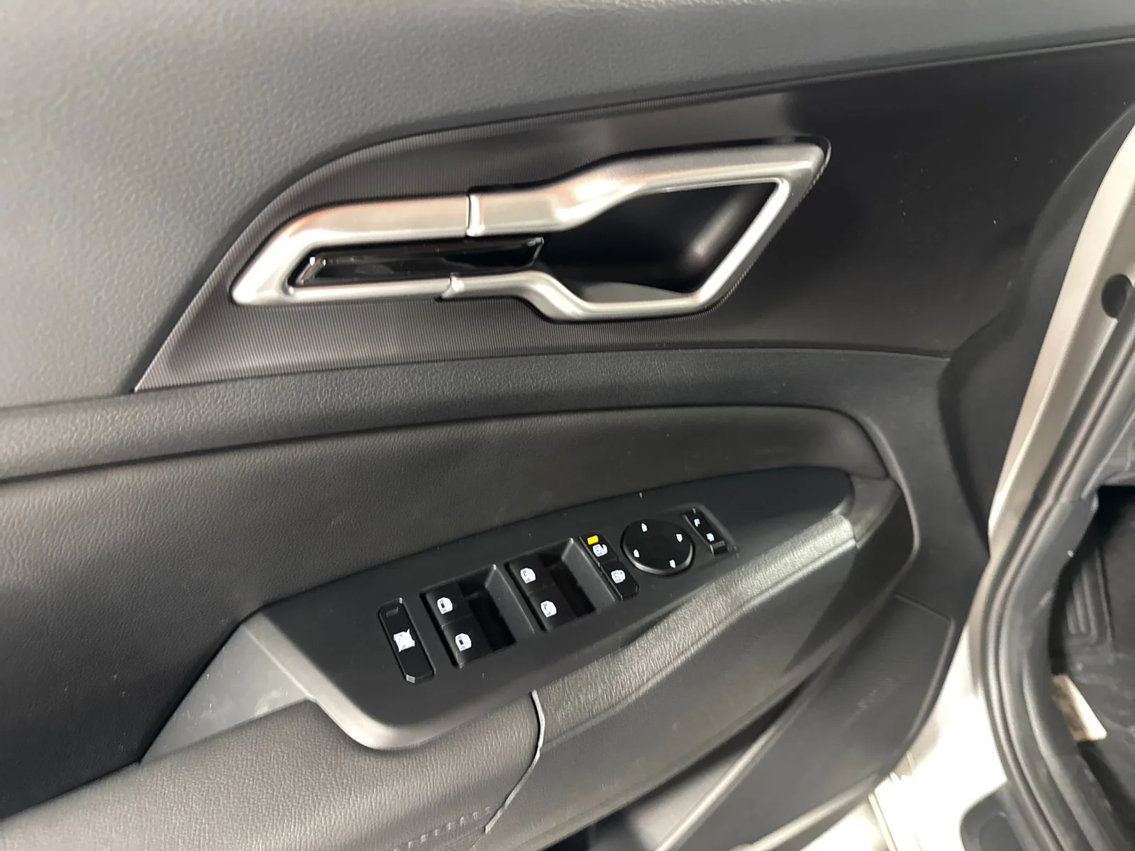 New 2026 Wolf Gray Kia EX image 12