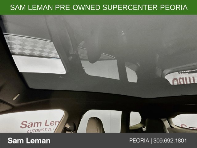 Used 2025 Gray BMW xDrive50 image 23