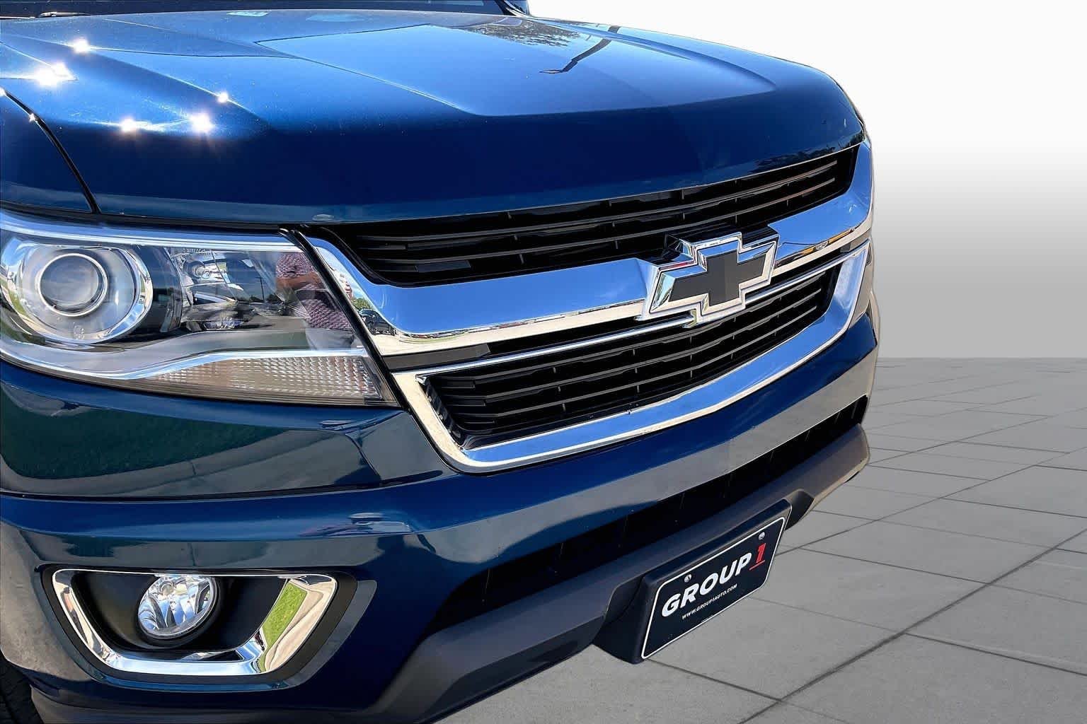 Used 2020 Pacific Blue Metallic Chevrolet 2WD LT image 29