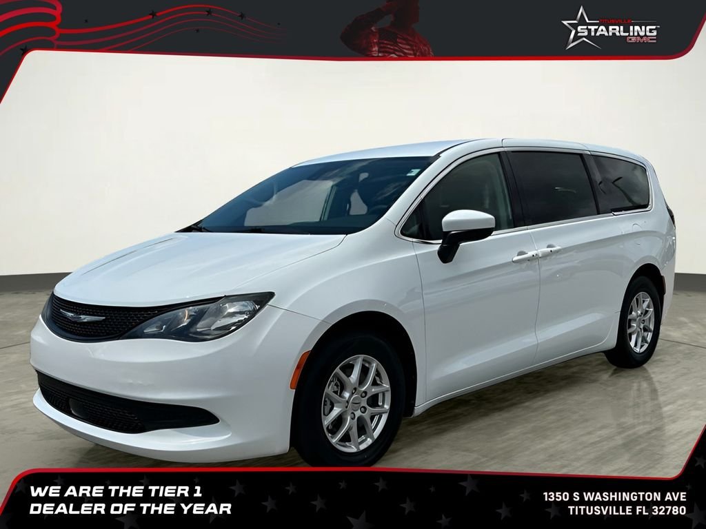 2023 Chrysler Voyager LX's photo