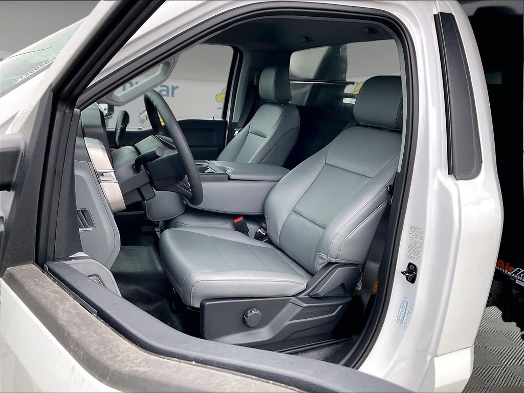 New 2026 Oxford White Ford XL image 11