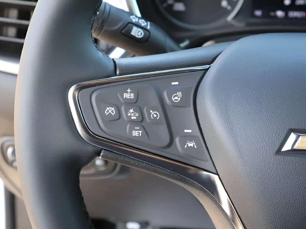 Used 2024 White Chevrolet Premier image 31