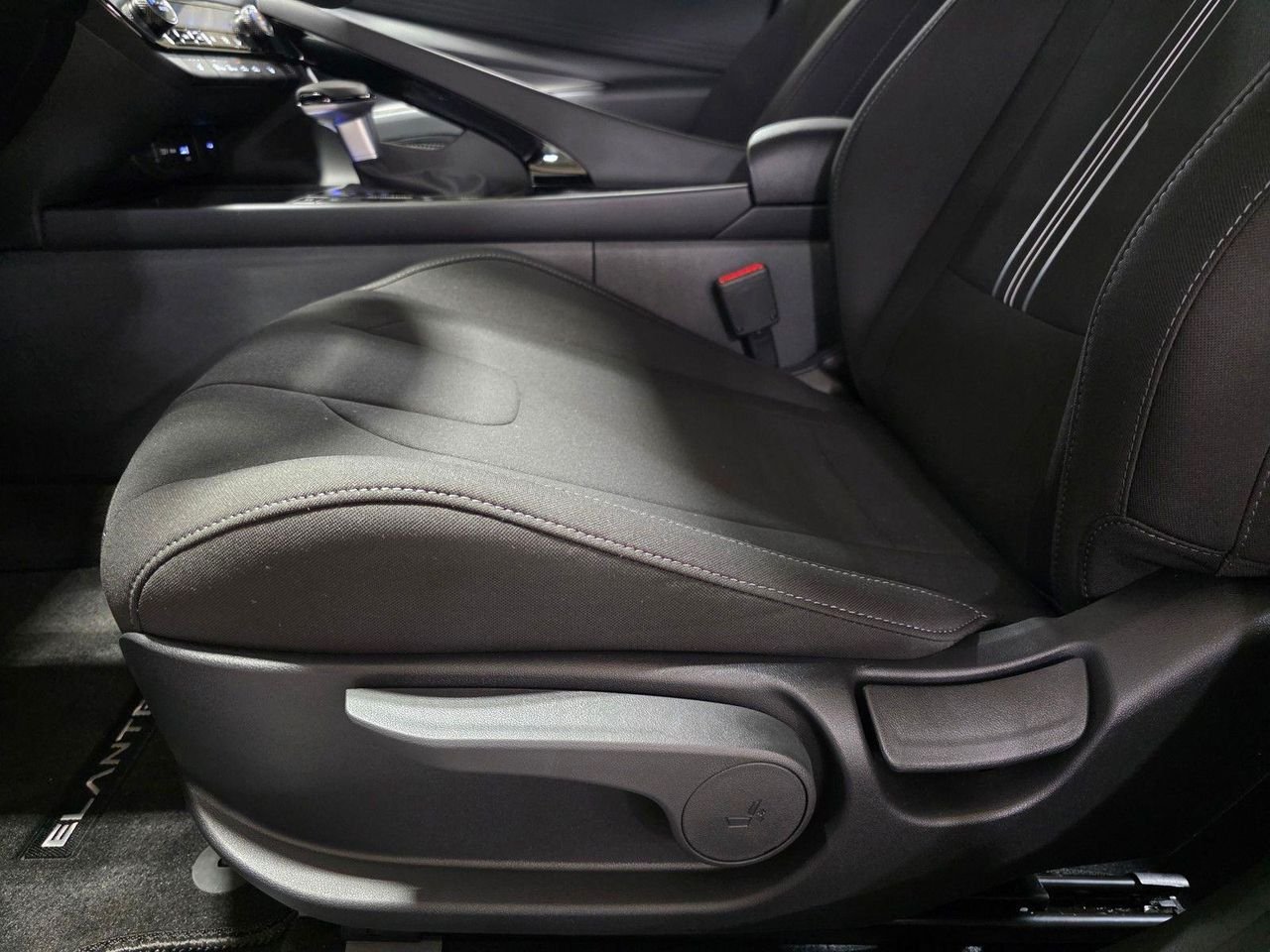 New 2026 Abyss Black Hyundai SEL Sport Premium image 23