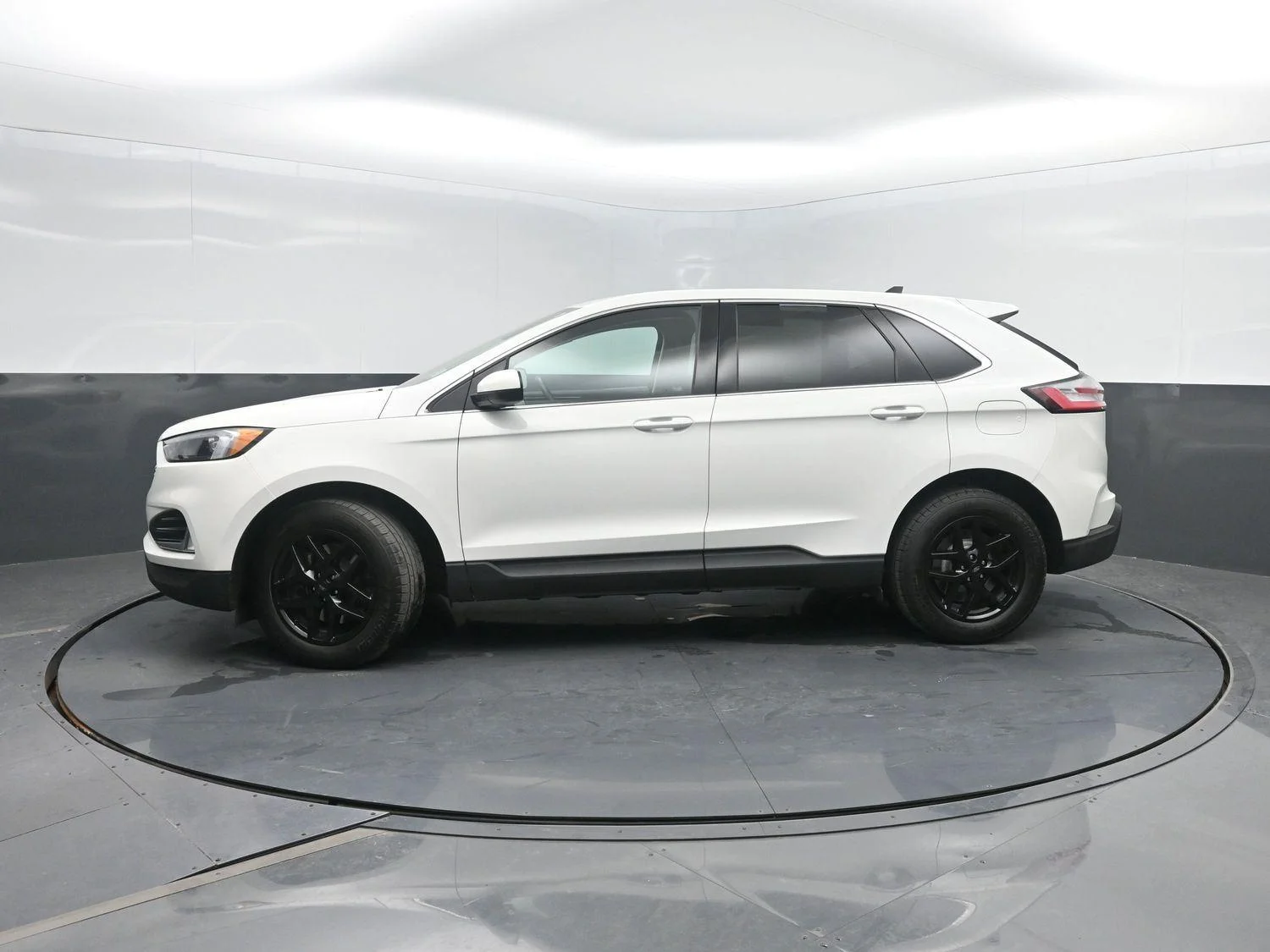 2023 Ford Edge SEL AWD's photo