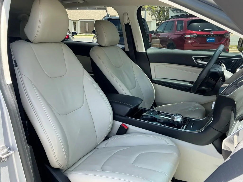Used 2019 Silver Ford Titanium image 17