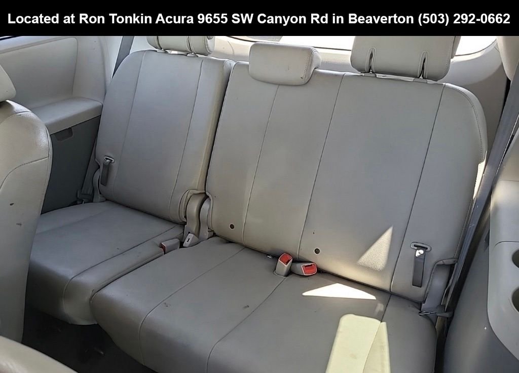 Used 2014 Silver Sky Metallic Toyota XLE image 13