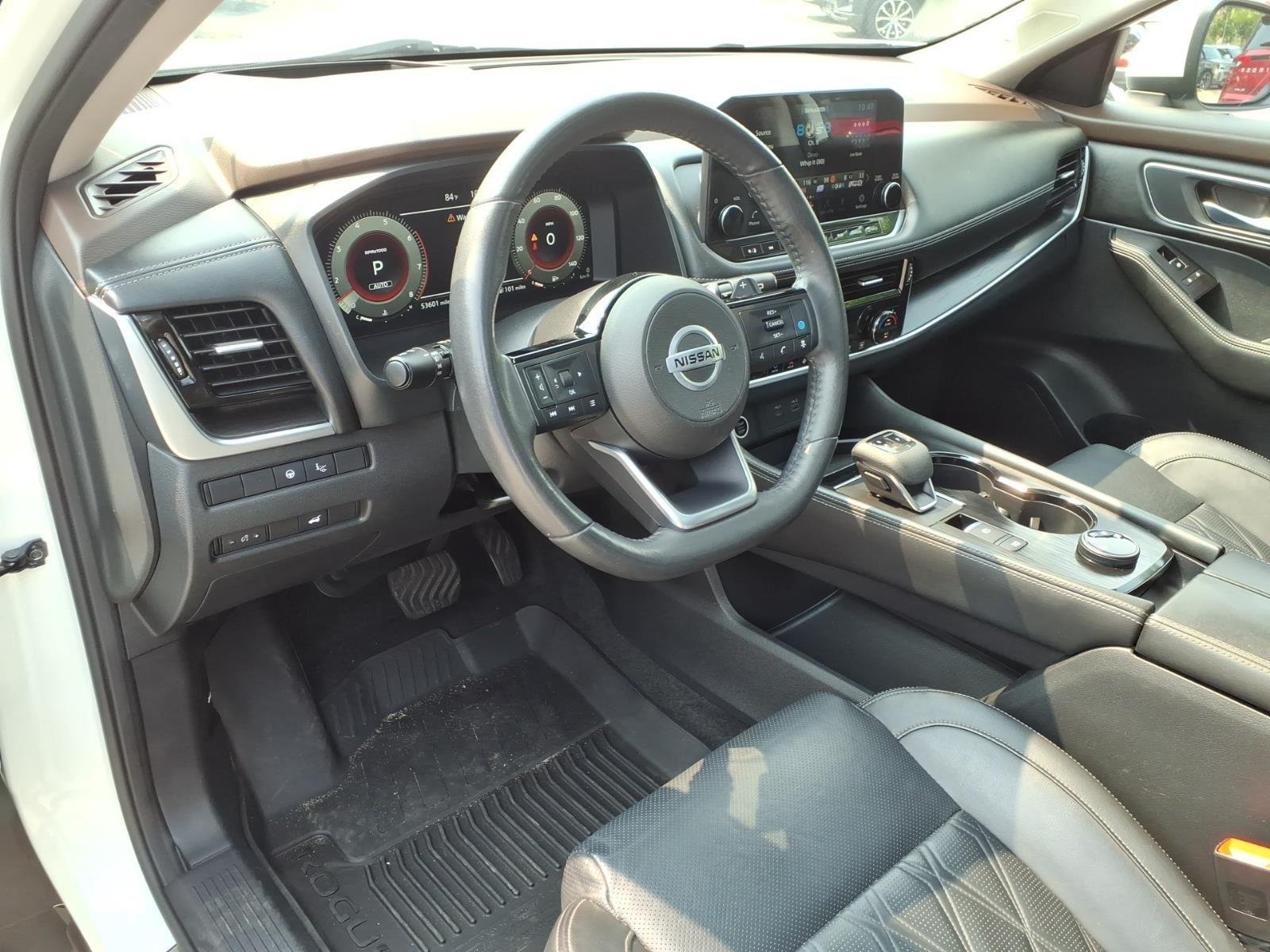 Used 2021 Pearl White Tricoat Nissan Platinum image 26