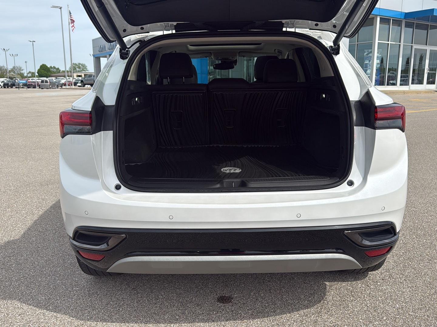 Used 2023 White Frost Tricoat Buick Essence image 12