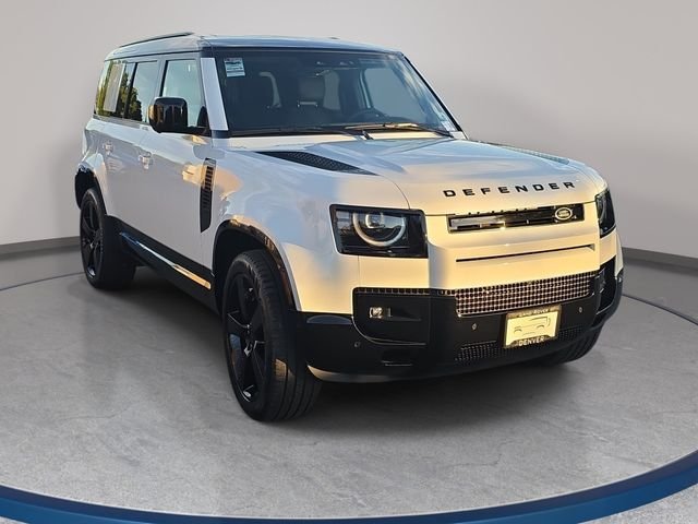 New 2026 Fuji White Land Rover X-Dynamic SE image 3