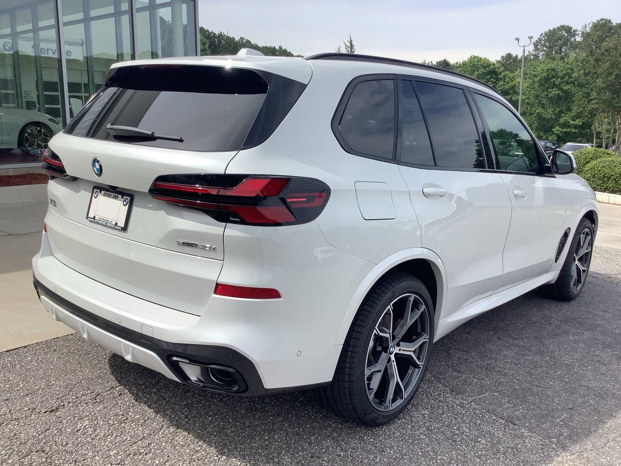 New 2026 Mineral White Metallic BMW sDrive40i image 8