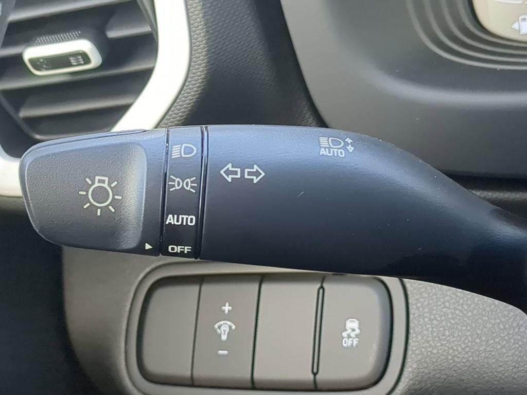 2025 Hyundai Venue Limited - Photo 26