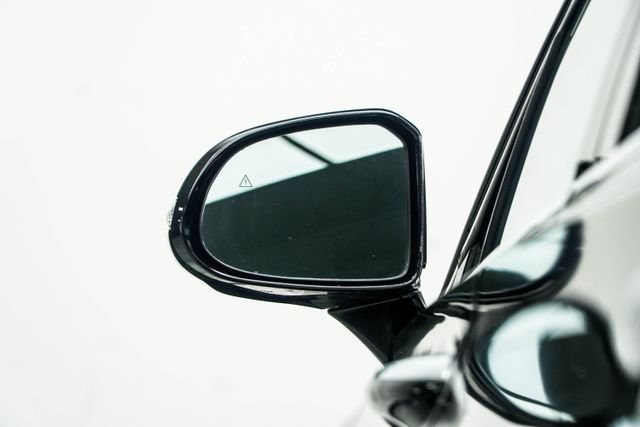 Used 2022 Black Hyundai SEL image 15