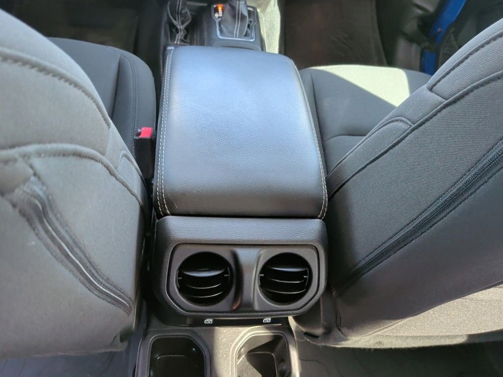 Used 2022 Blue Jeep Overland image 41