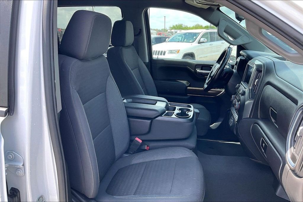 Used 2022 White Chevrolet RST image 30