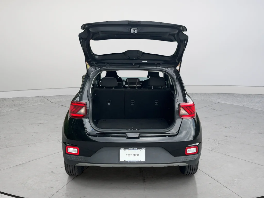 2025 Hyundai Venue SEL - Photo 14