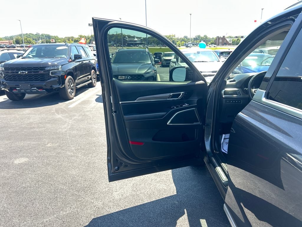 Used 2022 Gray Kia SX image 12