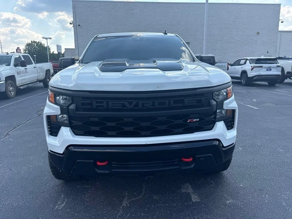 Used 2024 Summit White Chevrolet Custom Trail Boss image 9