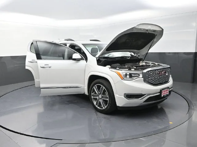 Used 2018 White GMC Denali image 38
