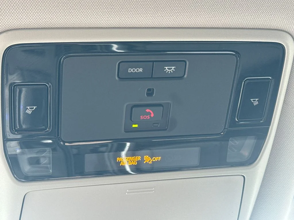 Used 2024 White Toyota XLE image 33