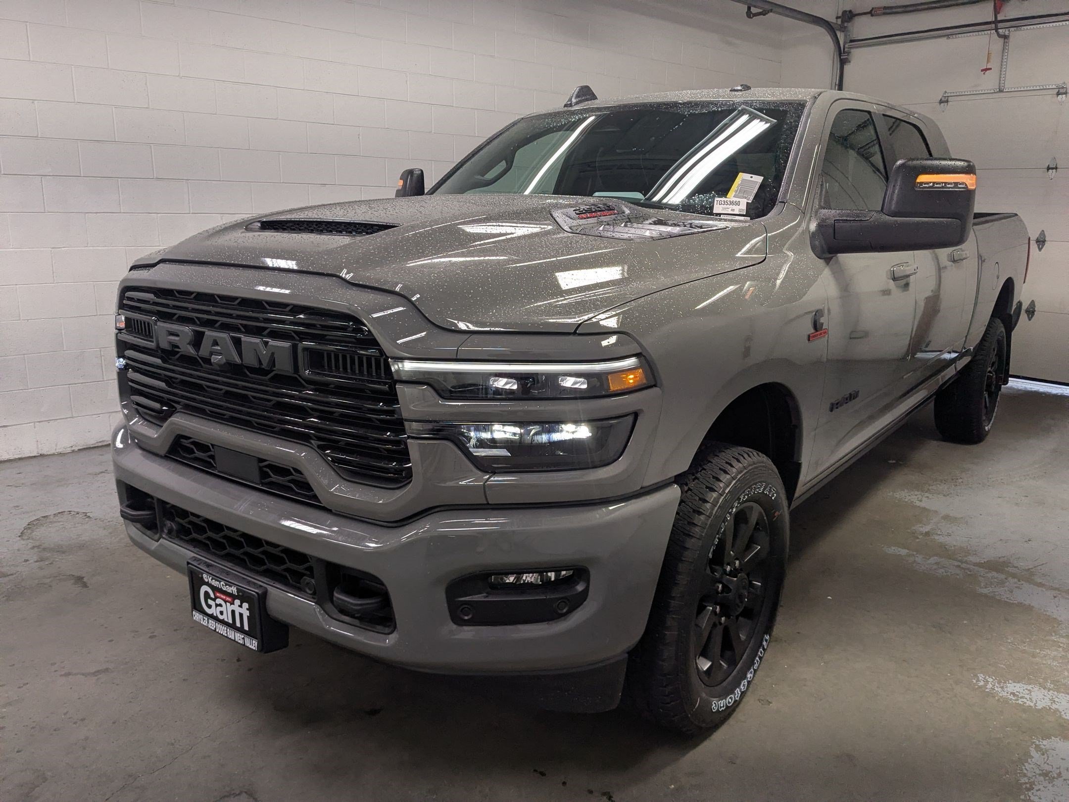 New 2026 Ceramic Gray Clear-Coat Exterior Paint RAM Laramie image 9