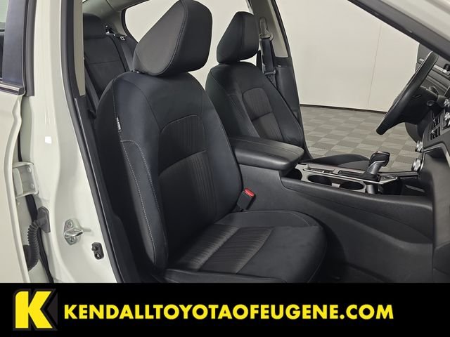 Used 2022 White Nissan 2.5 SV image 28