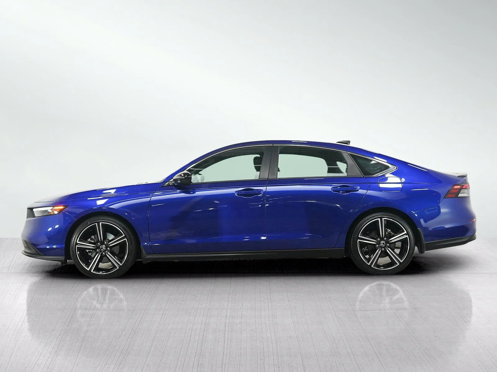 Used 2023 Honda Accord Hybrid Sport with VIN 1HGCY2F55PA061693 for sale in Burnsville, Minnesota