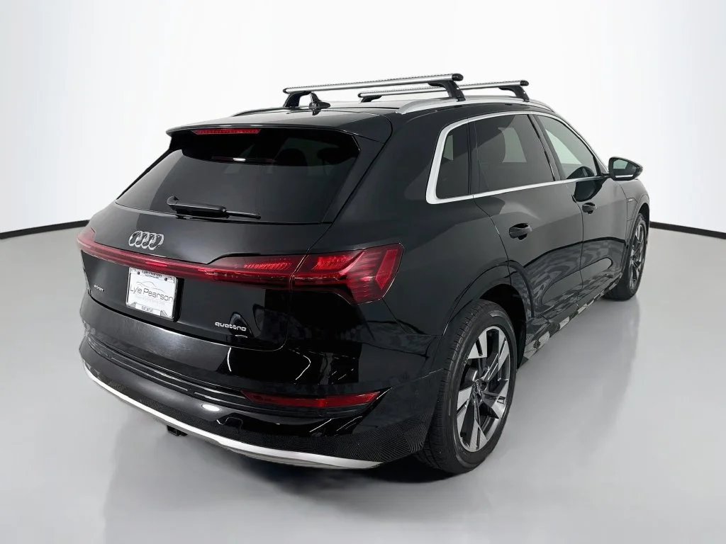 Used 2022 Mythos Black Metallic Audi Premium Plus image 9