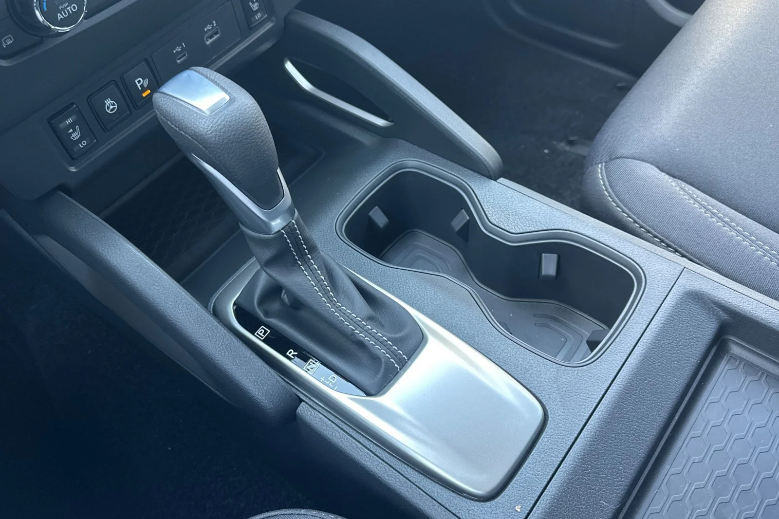 New 2026 Gun Metallic Nissan Crew Cab SV image 20