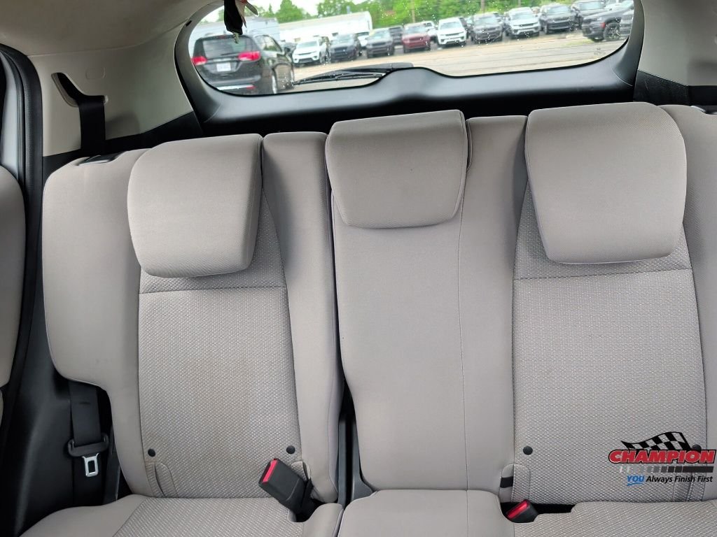 Used 2017  Honda EX image 28