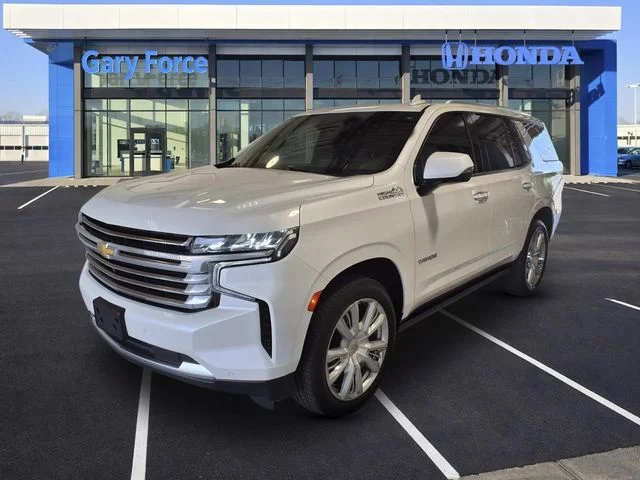 Used 2024 Pearl Chevrolet High Country image 4