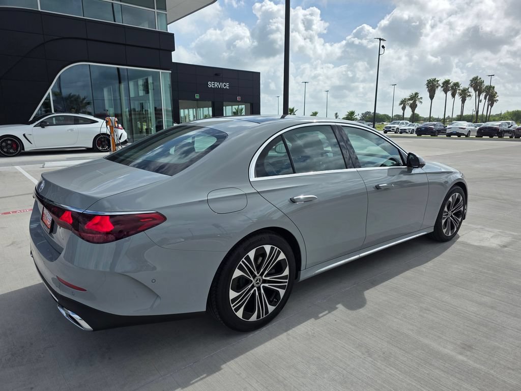 New 2026 MANUFAKTUR Alpine Grey Mercedes-Benz E 350 image 33