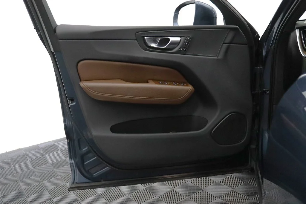 2022 Volvo XC60 Momentum - Photo 12