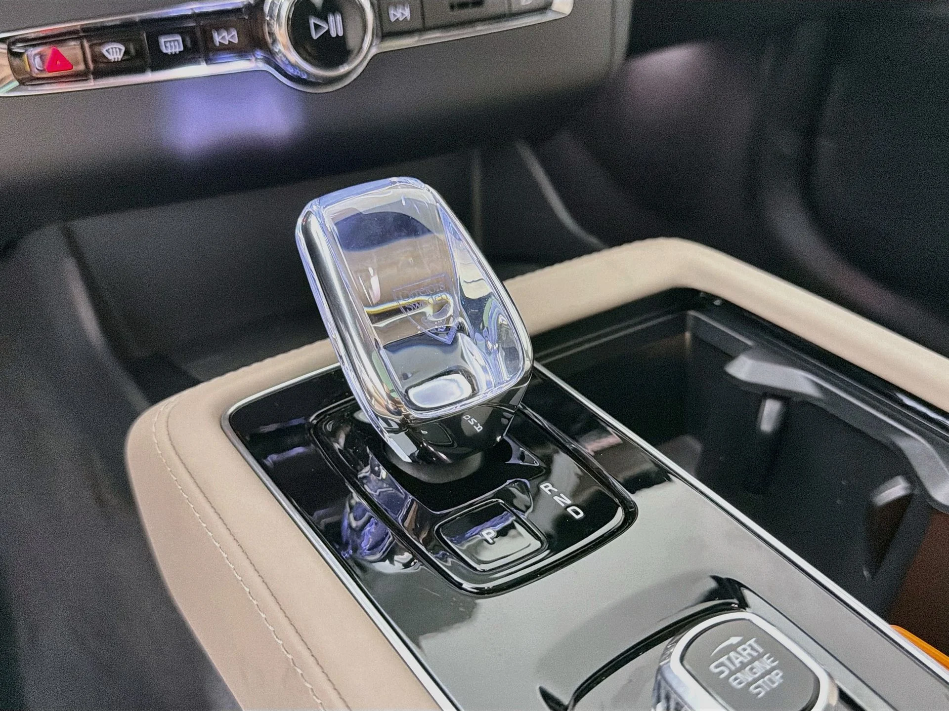 New 2026 Bright Dusk Volvo Plus image 16