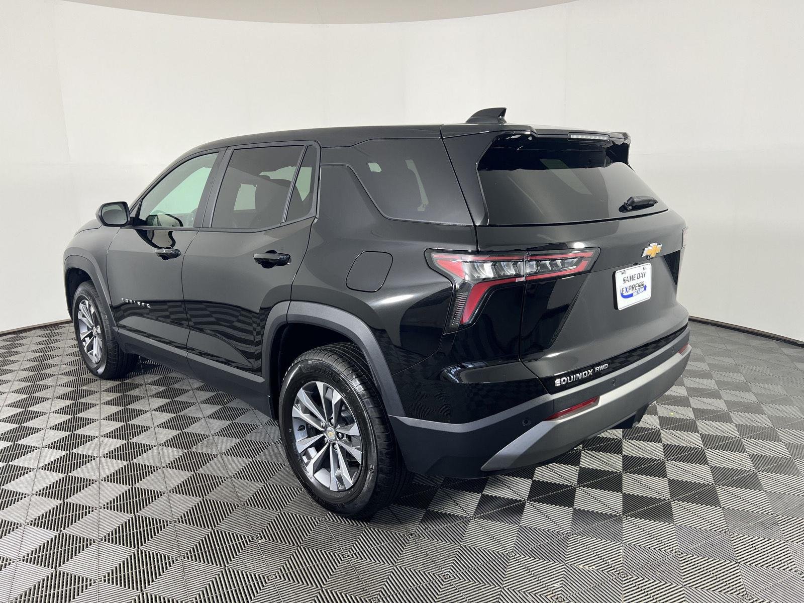 Used 2026 Mosaic Black Metallic Chevrolet AWD LT image 15