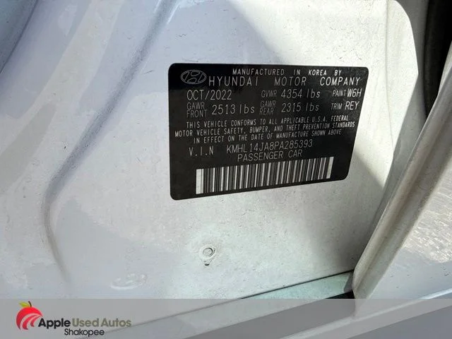 Used 2023 White Hyundai SEL image 12