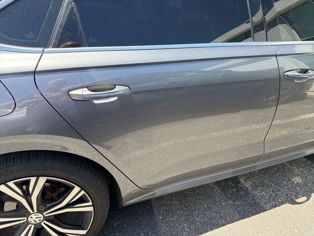 Used 2021 Gray Volkswagen 2.0T SE image 17