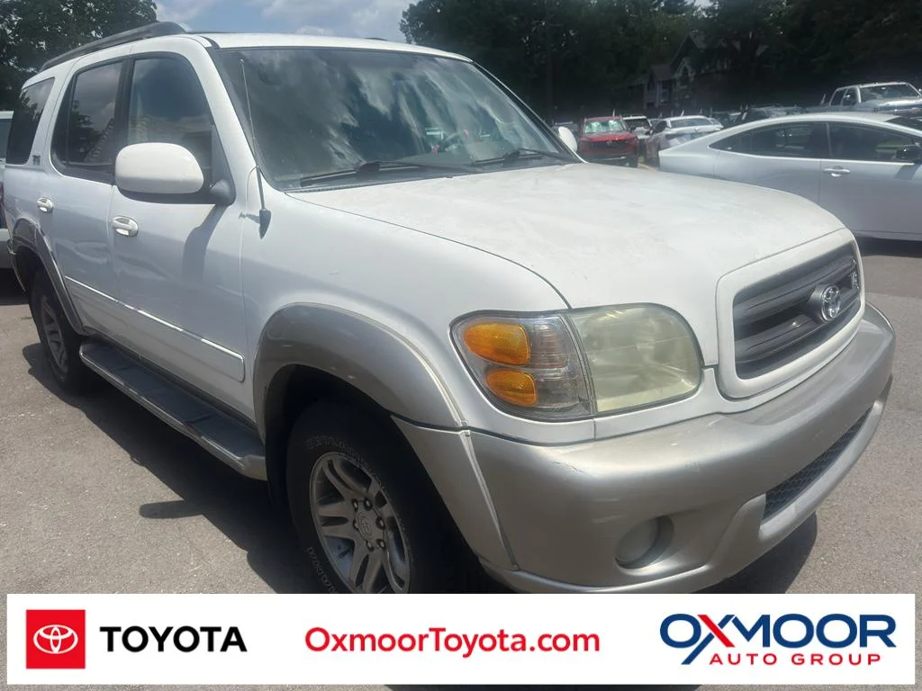 2004 Toyota Sequoia SR5 4x4's photo
