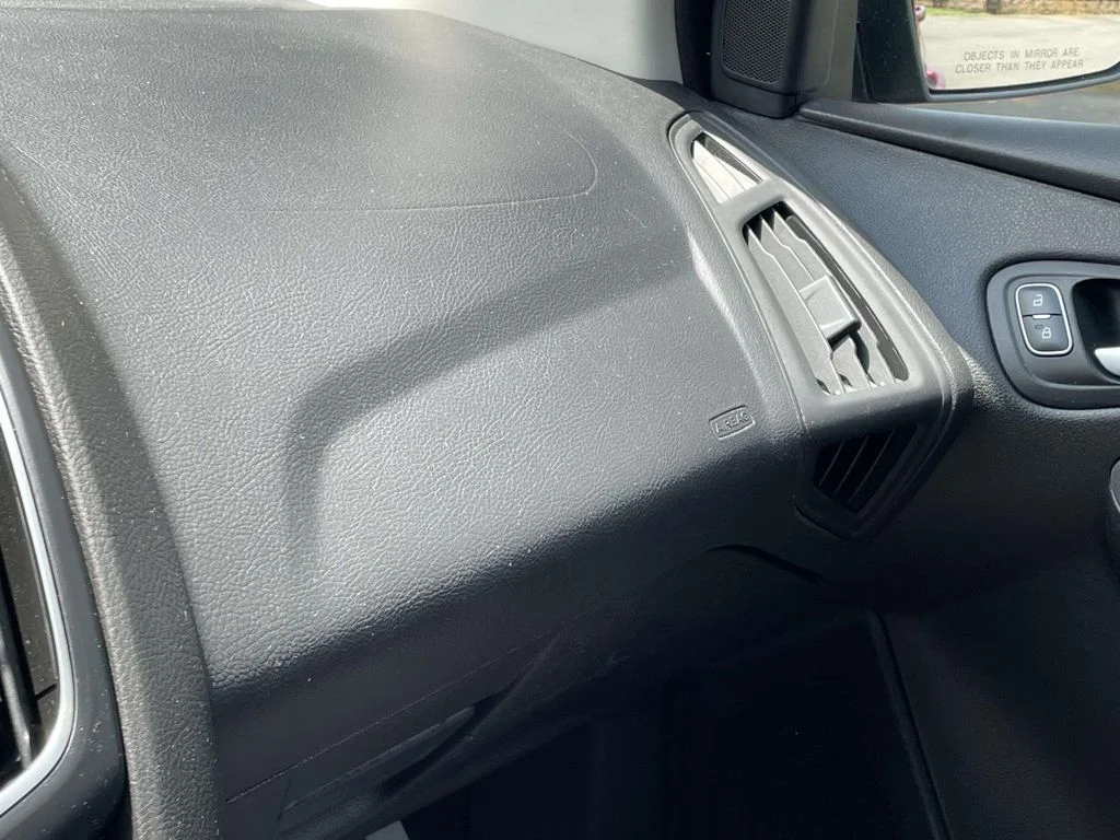 Used 2015 Red Ford SE image 31