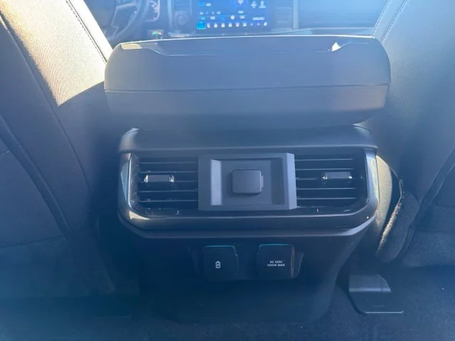 Used 2022 Black Ford XLT image 15