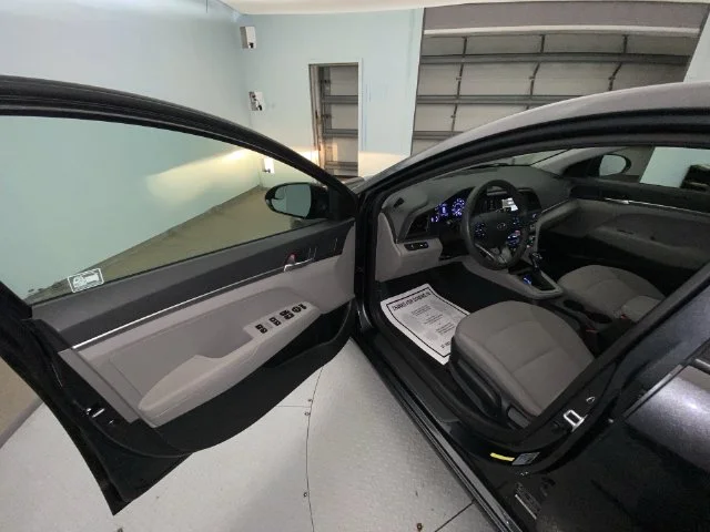 Used 2020 Gray Hyundai SE image 11