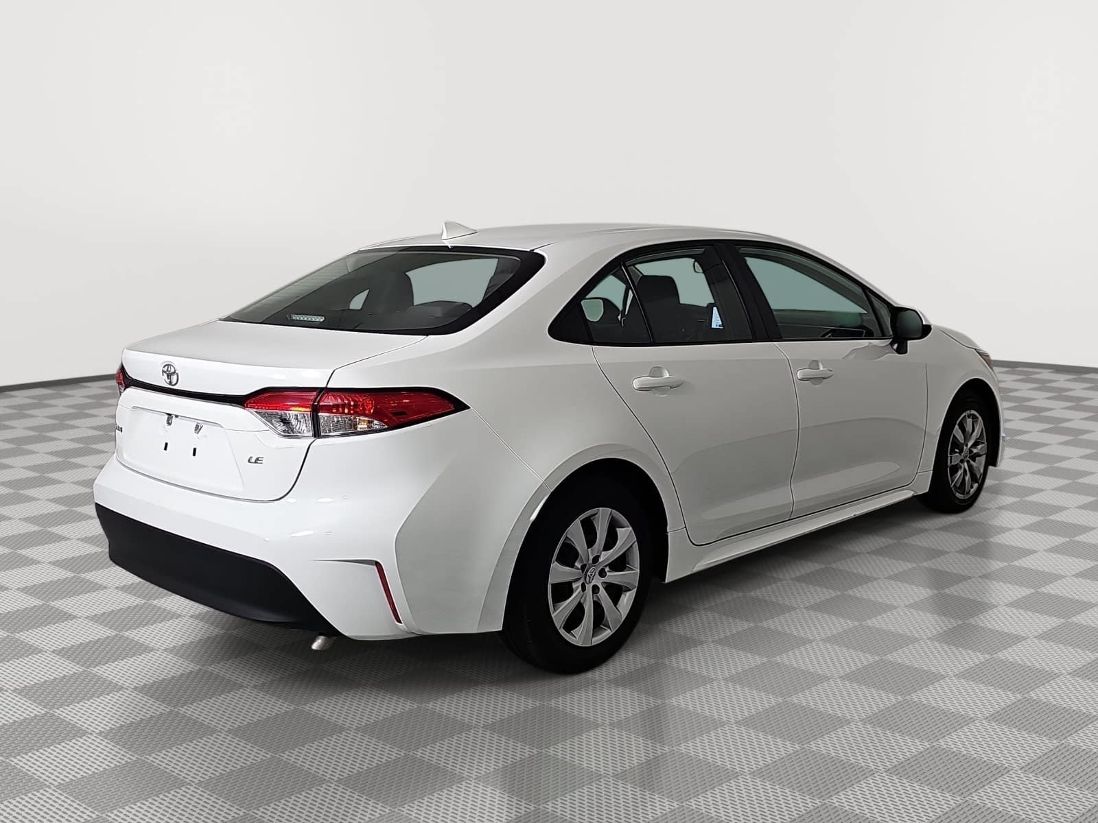 Used 2025 White Toyota LE image 8
