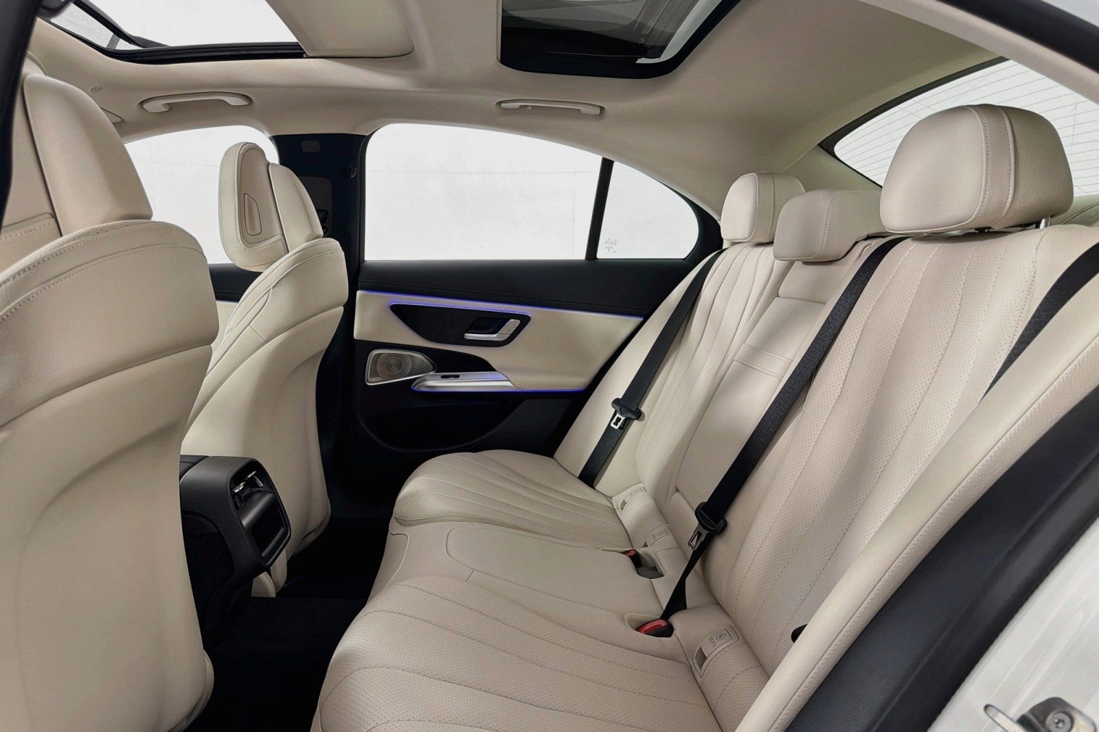 New 2027 Polar White Mercedes-Benz E 350 RWD Sedan image 7